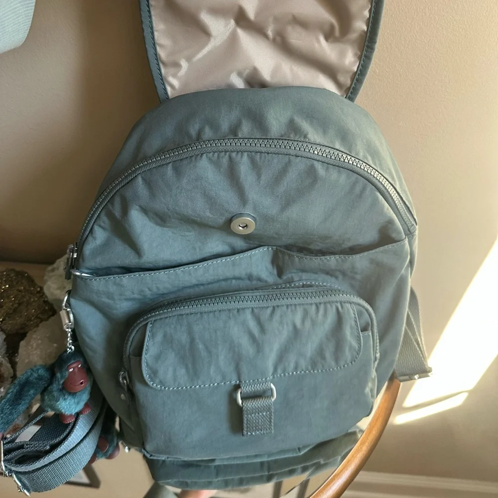 Kipling Queenie Backpack Medium Light Aloe Tonal